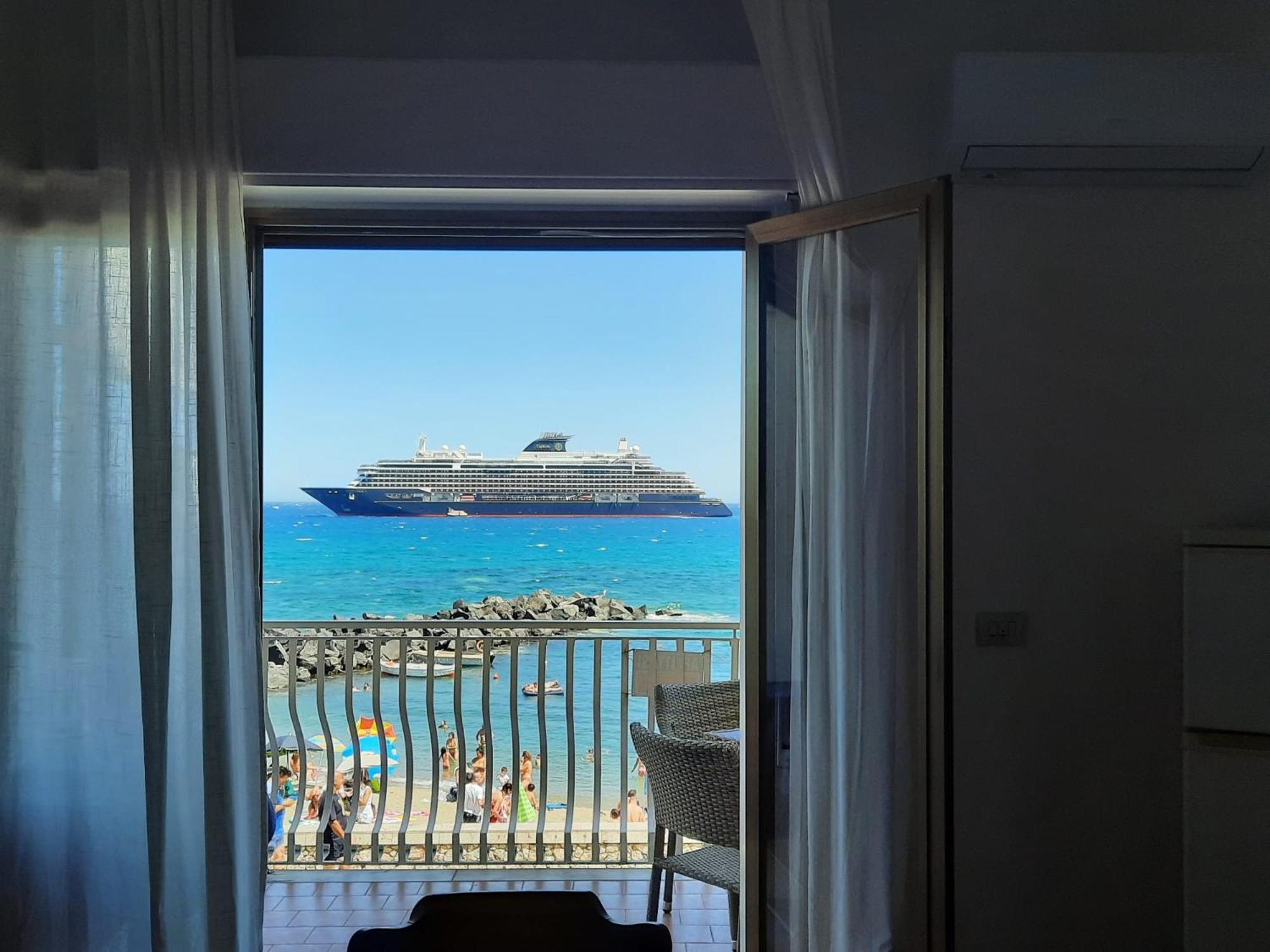 Apartament Arcadia Golden Bay Giardini-Naxos Zewnętrze zdjęcie