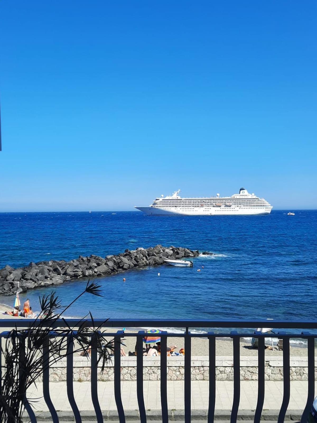 Apartament Arcadia Golden Bay Giardini-Naxos Zewnętrze zdjęcie
